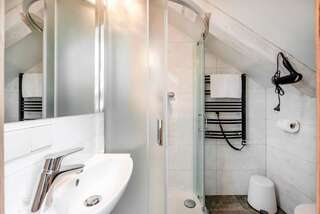 Апартаменты Small attic rooms in Kaunas old town Каунас Room with Single Bed-3